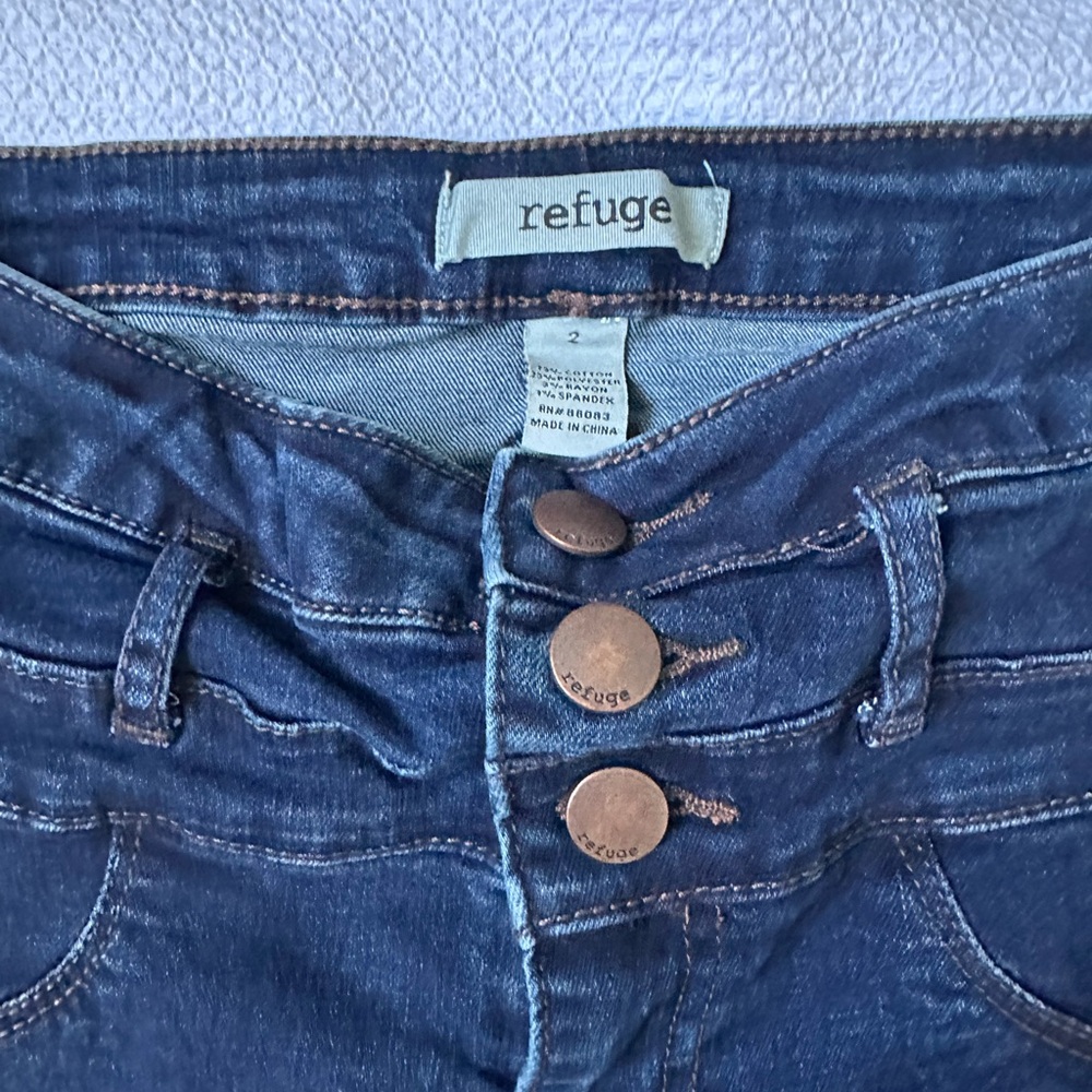 Lot of 3 Women’s Size 2 Pants Jeans Refuge The Limited Old Navy Crop - Picture 3 of 9